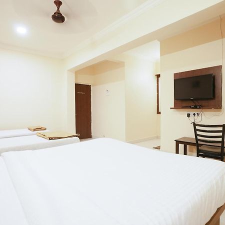 Hotel Della Comfort Near Ambreshwar Shiv Mandir, Ambernath Amarnāth Dış mekan fotoğraf