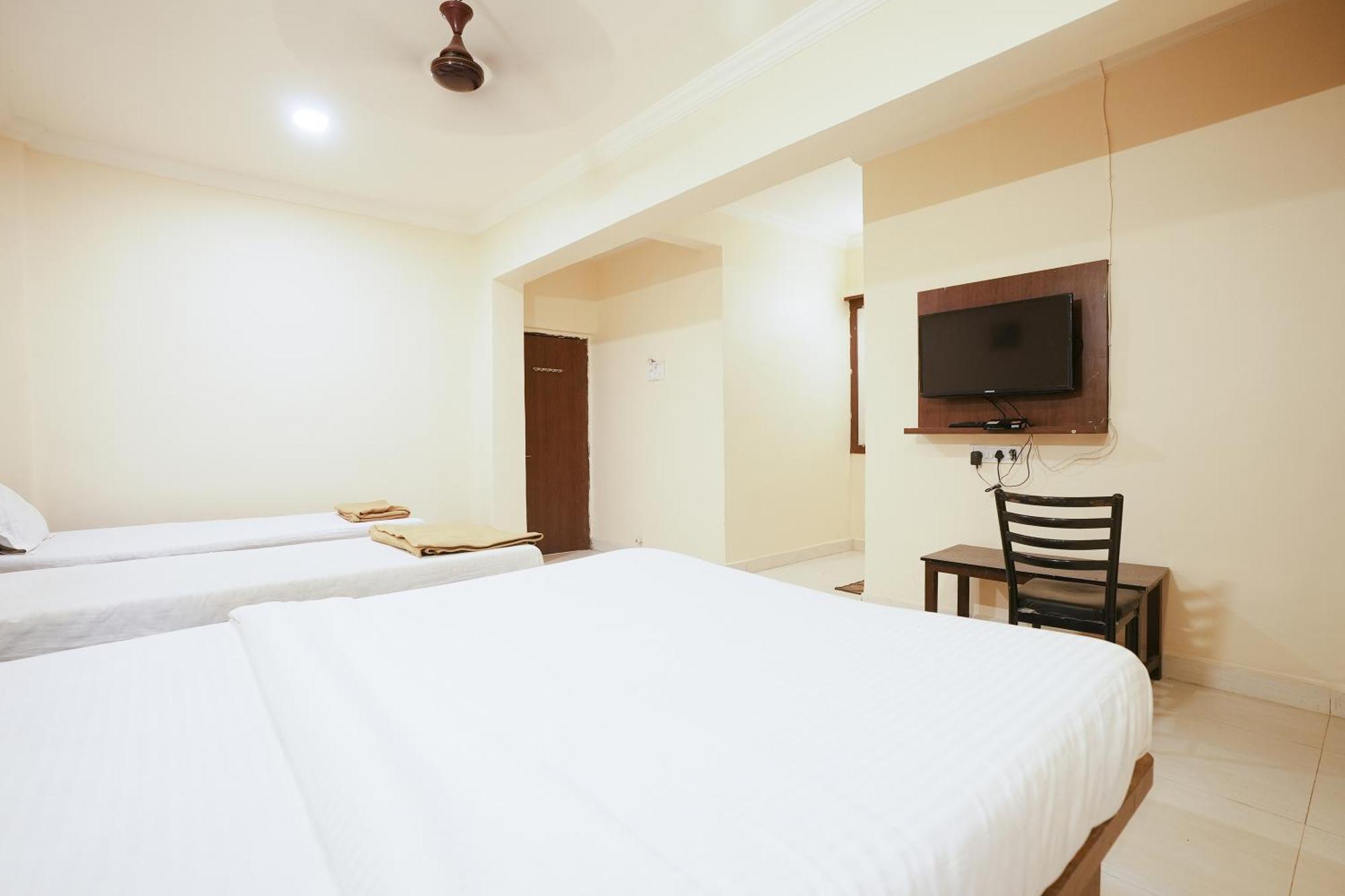 Hotel Della Comfort Near Ambreshwar Shiv Mandir, Ambernath Amarnāth Dış mekan fotoğraf