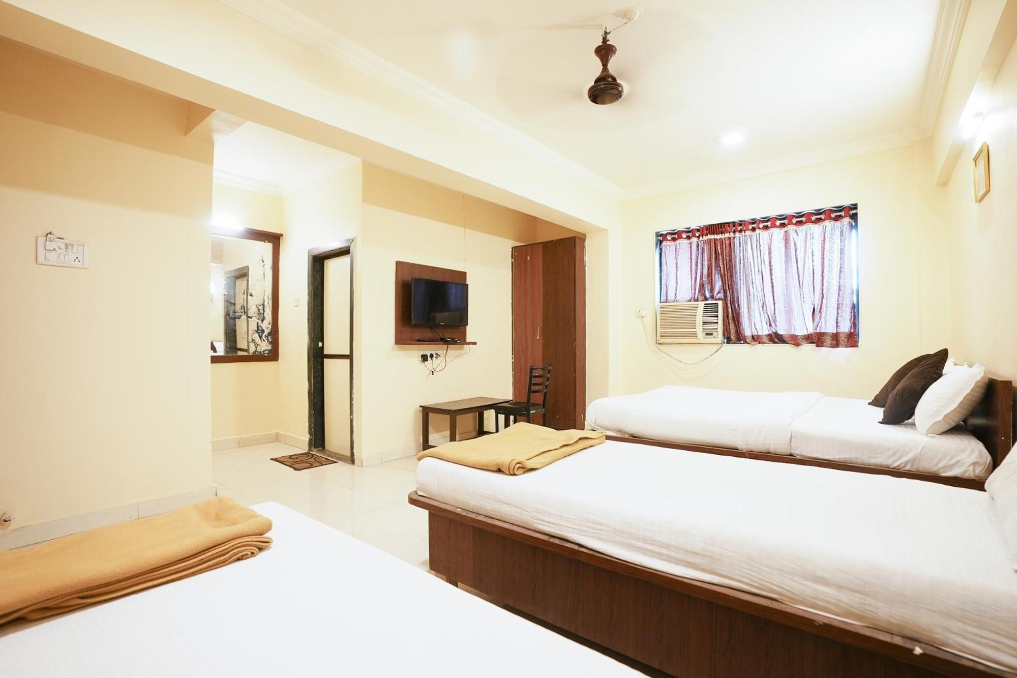 Hotel Della Comfort Near Ambreshwar Shiv Mandir, Ambernath Amarnāth Dış mekan fotoğraf