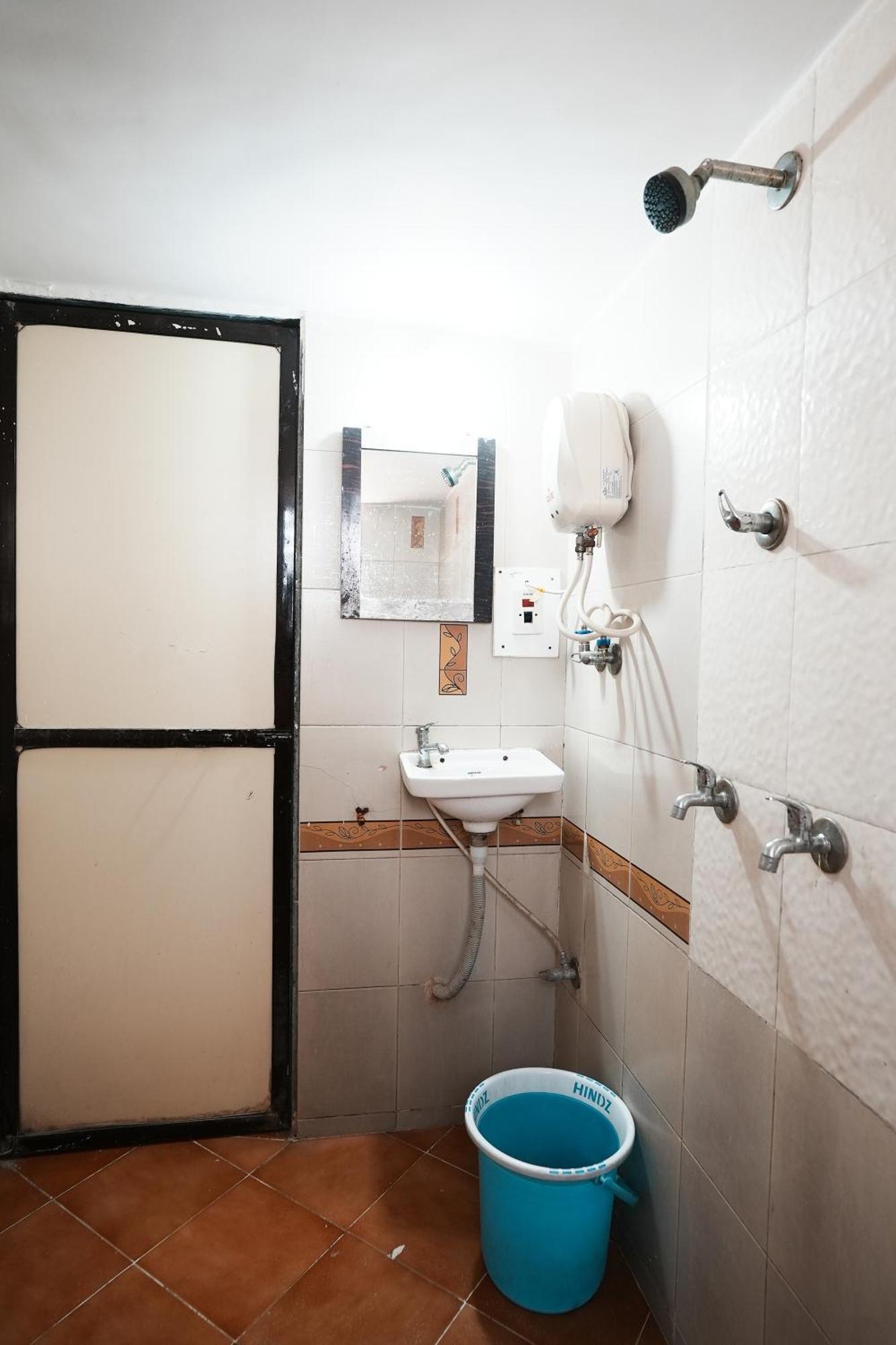 Hotel Della Comfort Near Ambreshwar Shiv Mandir, Ambernath Amarnāth Dış mekan fotoğraf