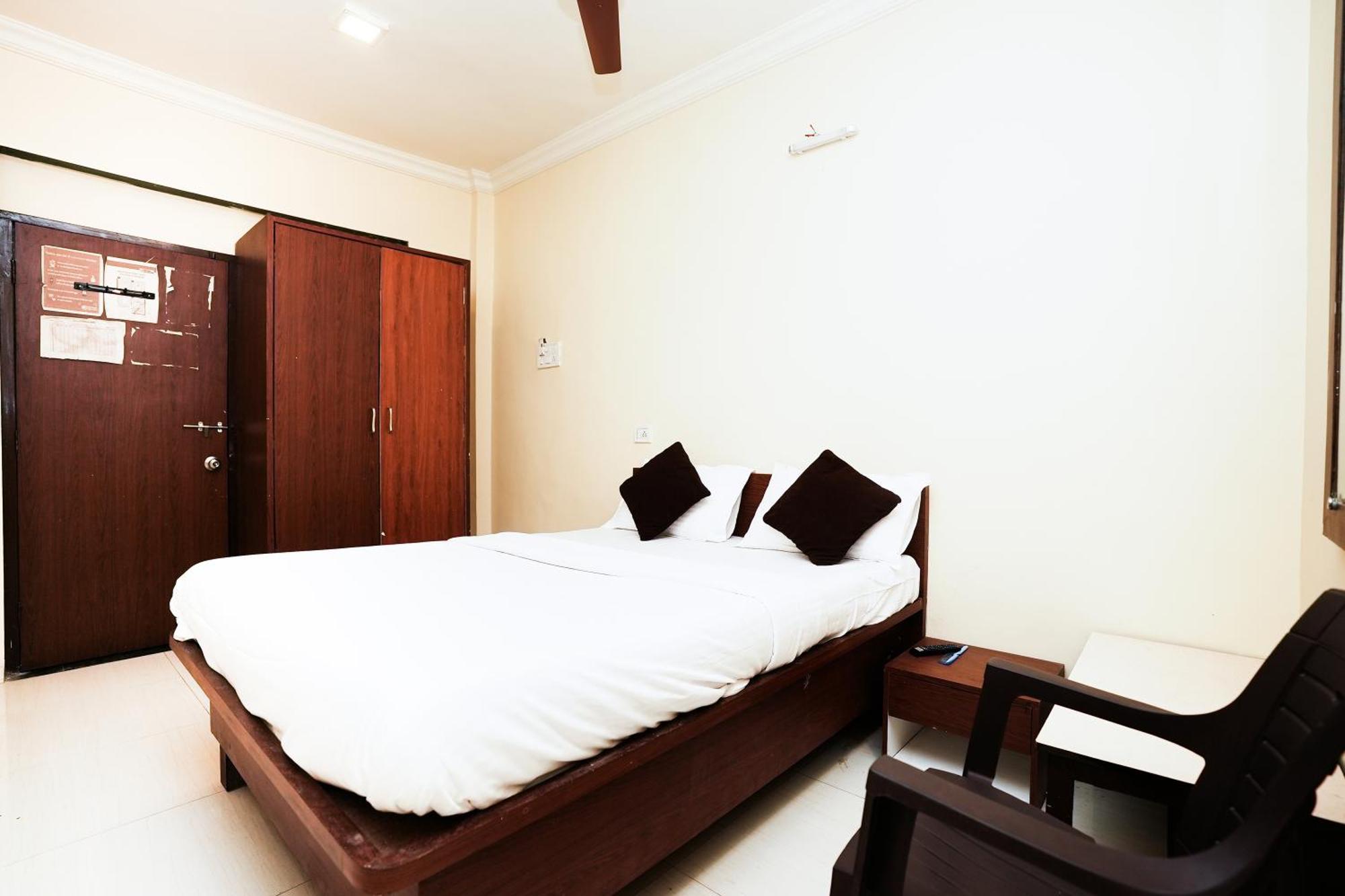 Hotel Della Comfort Near Ambreshwar Shiv Mandir, Ambernath Amarnāth Dış mekan fotoğraf