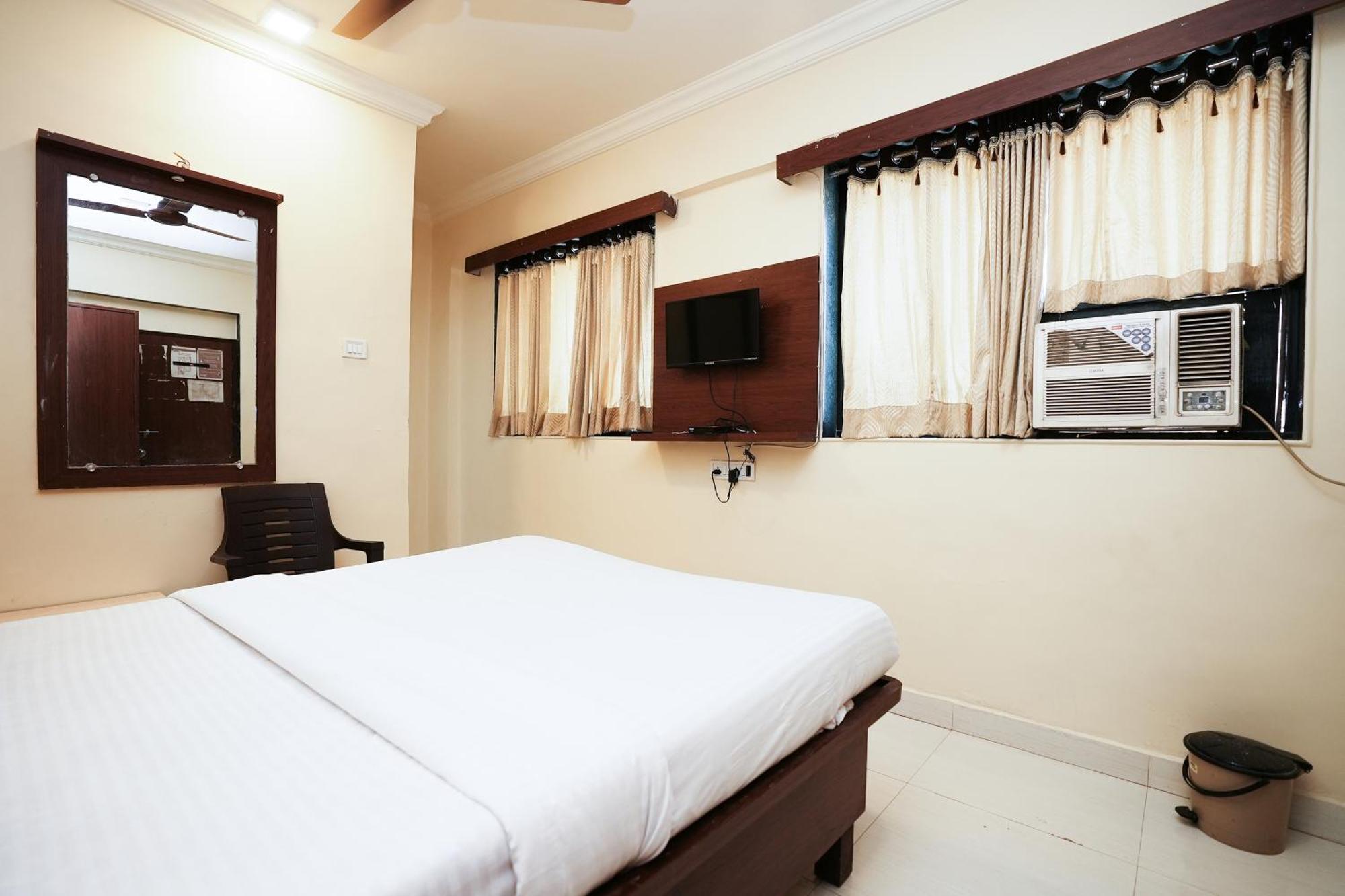 Hotel Della Comfort Near Ambreshwar Shiv Mandir, Ambernath Amarnāth Dış mekan fotoğraf