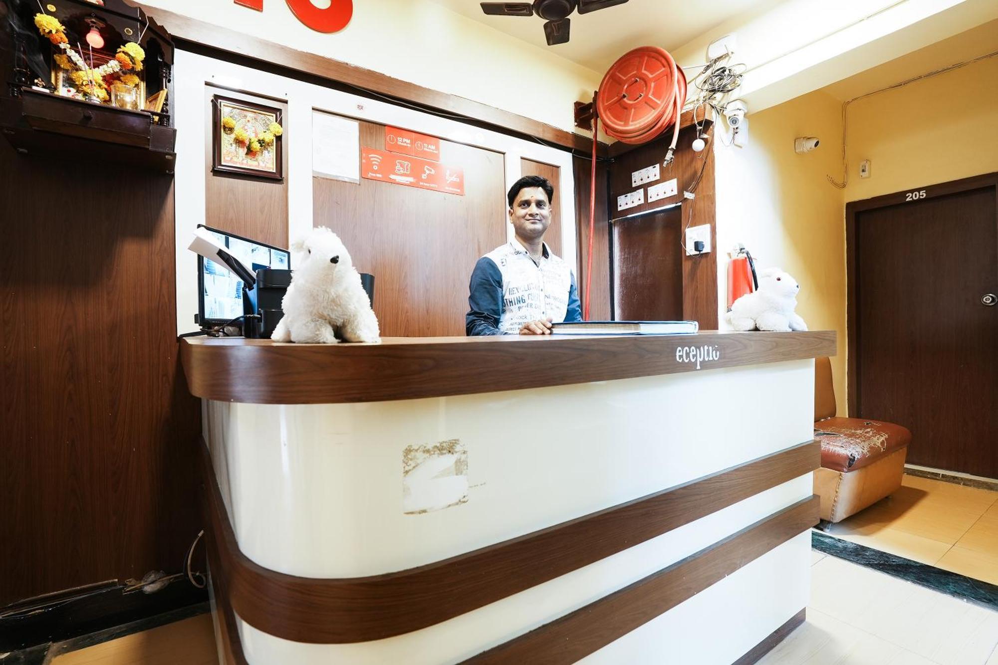 Hotel Della Comfort Near Ambreshwar Shiv Mandir, Ambernath Amarnāth Dış mekan fotoğraf