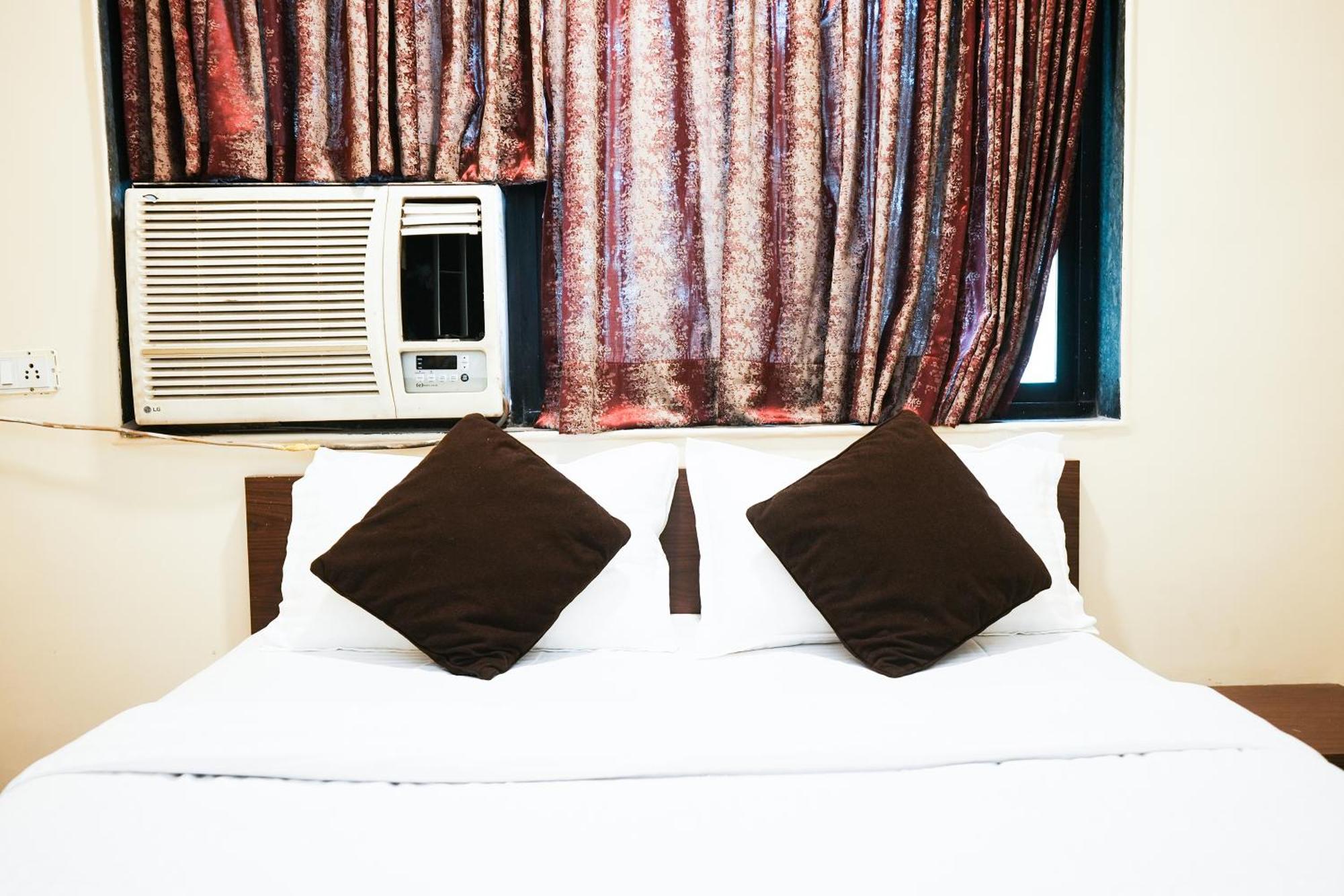 Hotel Della Comfort Near Ambreshwar Shiv Mandir, Ambernath Amarnāth Dış mekan fotoğraf